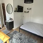 Apartamento Ally's Urban Cozy Juhkentali 42 Near Centre Airport Next To Bus Station *