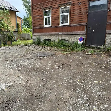 Апартаменты Ally's Urban Cozy Juhkentali 42 Near Centre Airport Next To Bus Station *